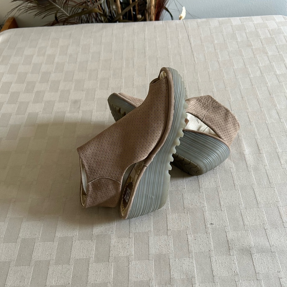 Fly London Ankle Bootie Wedge Slingback Perforated Sandals - Picture 6 of 14